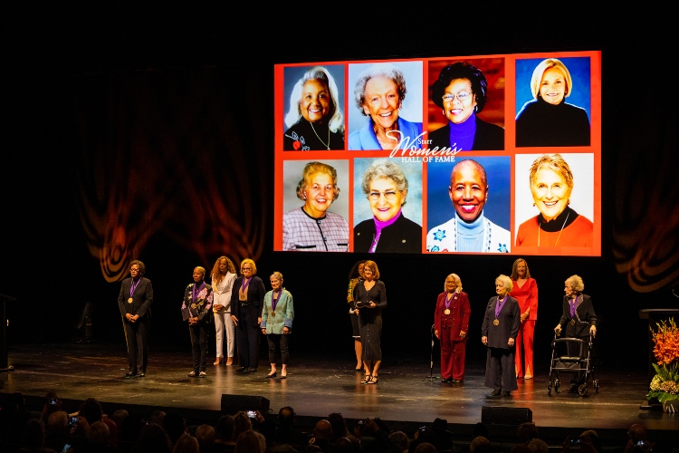 The Starr Women’s Hall of Fame nominations are still open for our Class of 2025. You have until June 30 to nominate outstanding Kansas City area women who have uplifted our community and beyond. NOMINATE: umkc.edu/starrhalloffam…