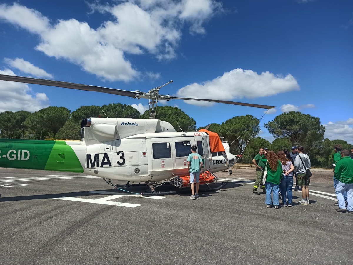 Recibimos en el #COP de Los Villares (Córdoba) a alumnos y profesores del I.E.S. Puente de Alcolea, pertenecientes al Ciclo de Aprovechamiento y Conservación del Medio Natural. ✅ Cada año,➕de 7.000 escolares visitan nuestras instalaciones o vamos a sus centros de estudio.