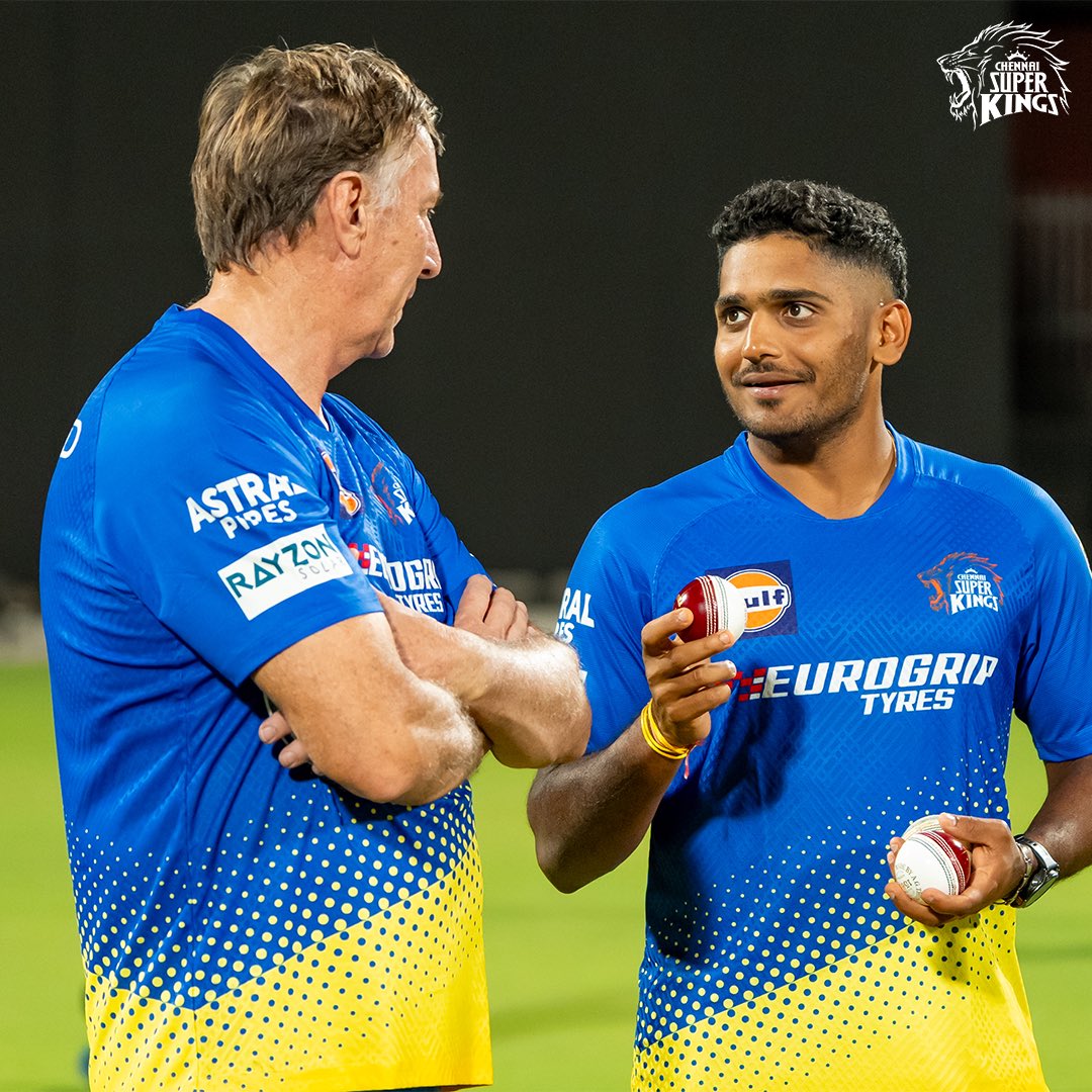ChennaiIPL's tweet photo. Taking us through the lines and lengths of the game! Super Thanks, Coaches! ๐ซ๐ซ
#TopOfOff #WhistlePodu ๐ฆ๐ https://t.co/kGHqI95h0S