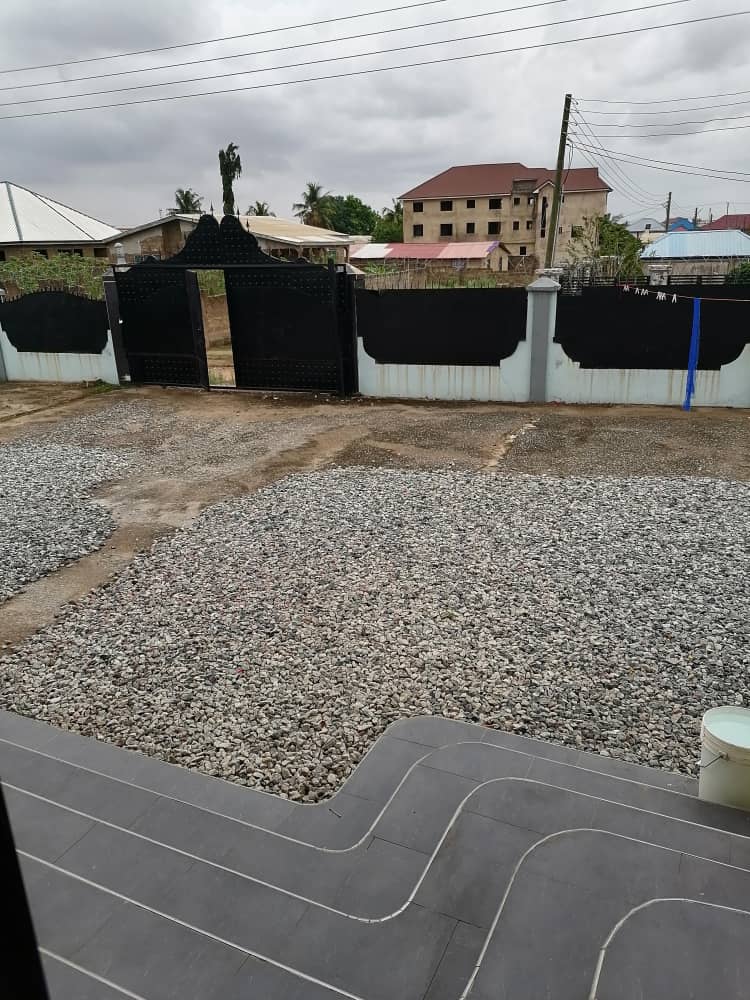 ProptisGh's tweet photo. NEW LISTING ALERT
4 Bedroom Executive Duplex For Rent
Location: Amasaman
Price: 6,000GHC
Contact our verified agent on 0547875779 for more details
Connect with us and list your properties for FREE
#proptis #newlistings #freelistings #ghanaproperties #realestatewebsite https://t.co/W8LBsLQo2K