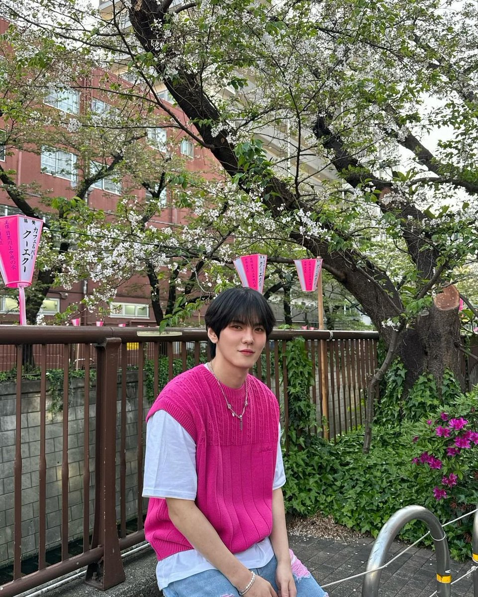 HwanHee_Brasil's tweet photo. [#TRAD | #INSTAGRAM] Atualização do dia 15/04/2024

"[#LEEHWANHEE] Essas também🌸.."

📌https://t.co/z5NHyLewKG

PT-BR: 🐸 • @HwanHee_Brasil https://t.co/KmZr1otQOA