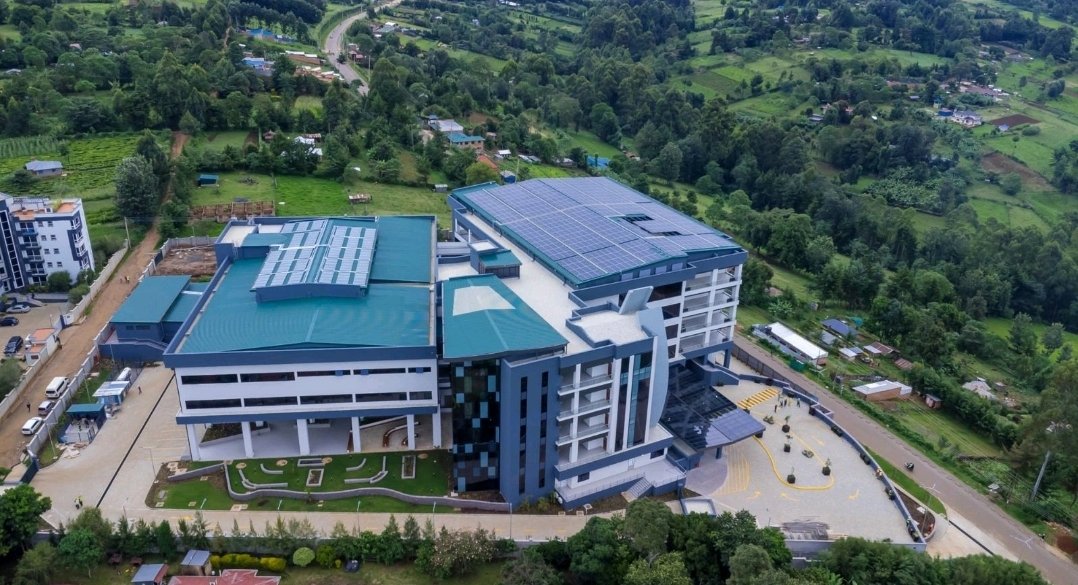 Bossyator's tweet photo. Tenwek Ultramodern Cardiothoracic Centre in Bomet that recently rebranded to AGC Tenwek Mission Hospital, look at the design, no grills like prison, big windows for aeration.. other hospitals need to catch up!!

Can we all agree this is the best hospital facility in Kenya? https://t.co/DvzGyMpGlt