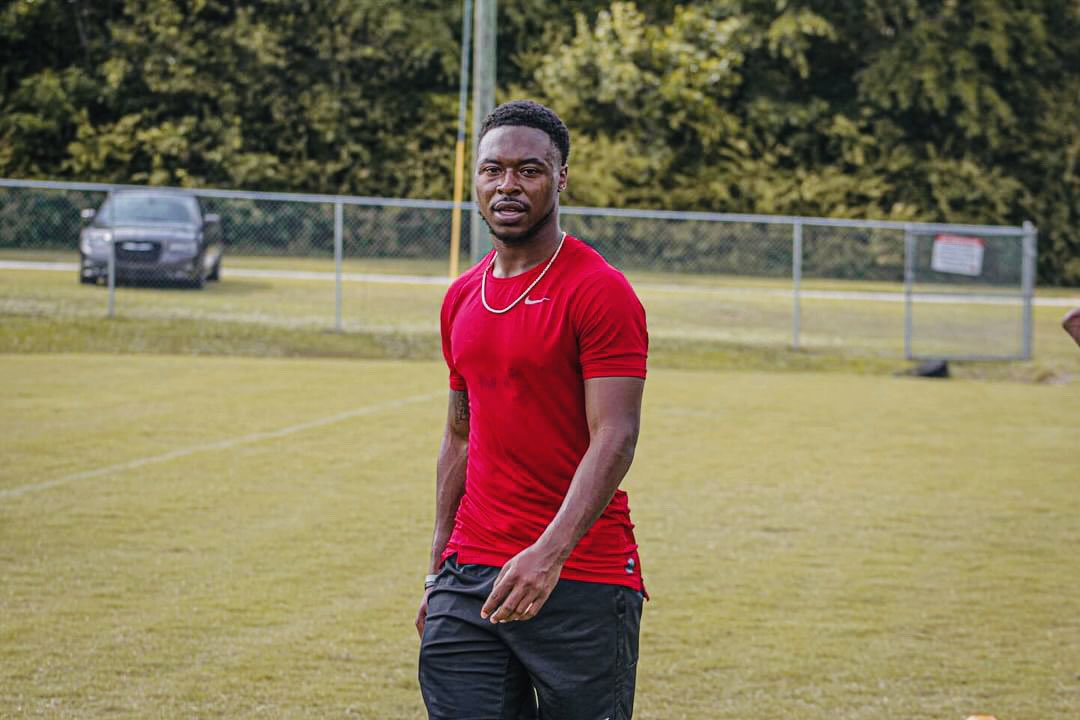MiltonWAdamsII's tweet photo. Had a Great Spring pouring into these young men . Same place where I started . Thank You @georgiadeac10 for giving me an opportunity to build my character and spread knowledge. https://t.co/cYfCqYWOd2