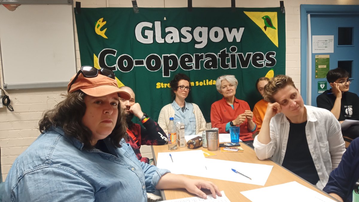 @mediaco_op had a great time getting inspired & sun at @workers_coop Weekend! & showing off our #Glasgow #coops banners. @GreenCityCoop @CooperativesUK @fractalscoop @LeadingLives @3rdSectorAccs @SumaWholefoods @CoTechUK @LeedsBikeMill @SolidarityEcon @BikeFoundry @weallscotland