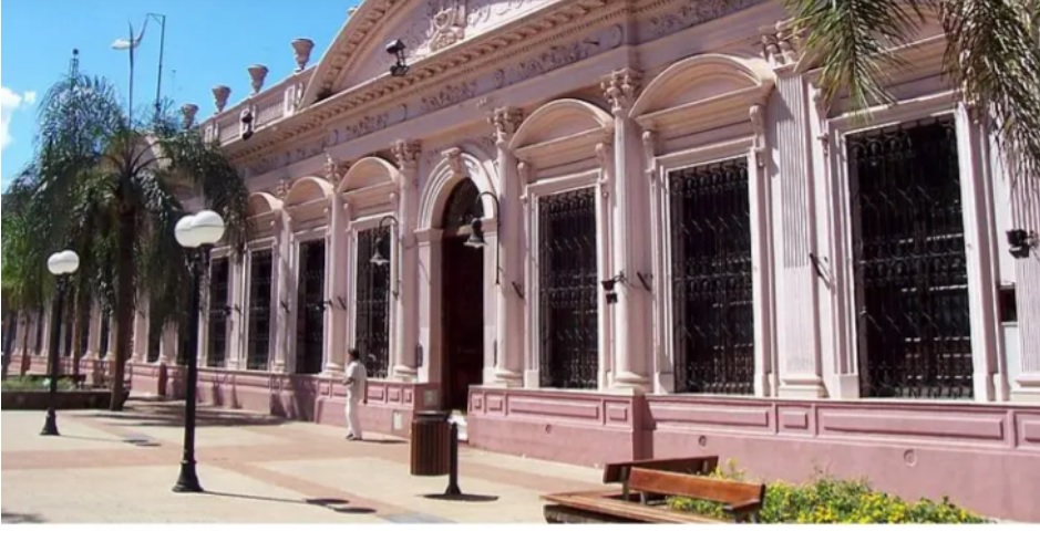 El aumento salarial de mayo a estatales de la provincia duplicará la inflación del último mes
.<a href="/passalacquaok/">Hugo Passalacqua</a> <a href="/gobmisiones/">Gobierno de Misiones</a> <a href="/lucasaromero/">Lucas Romero Spinelli</a> <a href="/mgmisiones/">Marcelo Pérez</a> <a href="/adolfosafran/">Adolfo Safrán</a> 
noticiasdel6.com/el-aumento-sal…