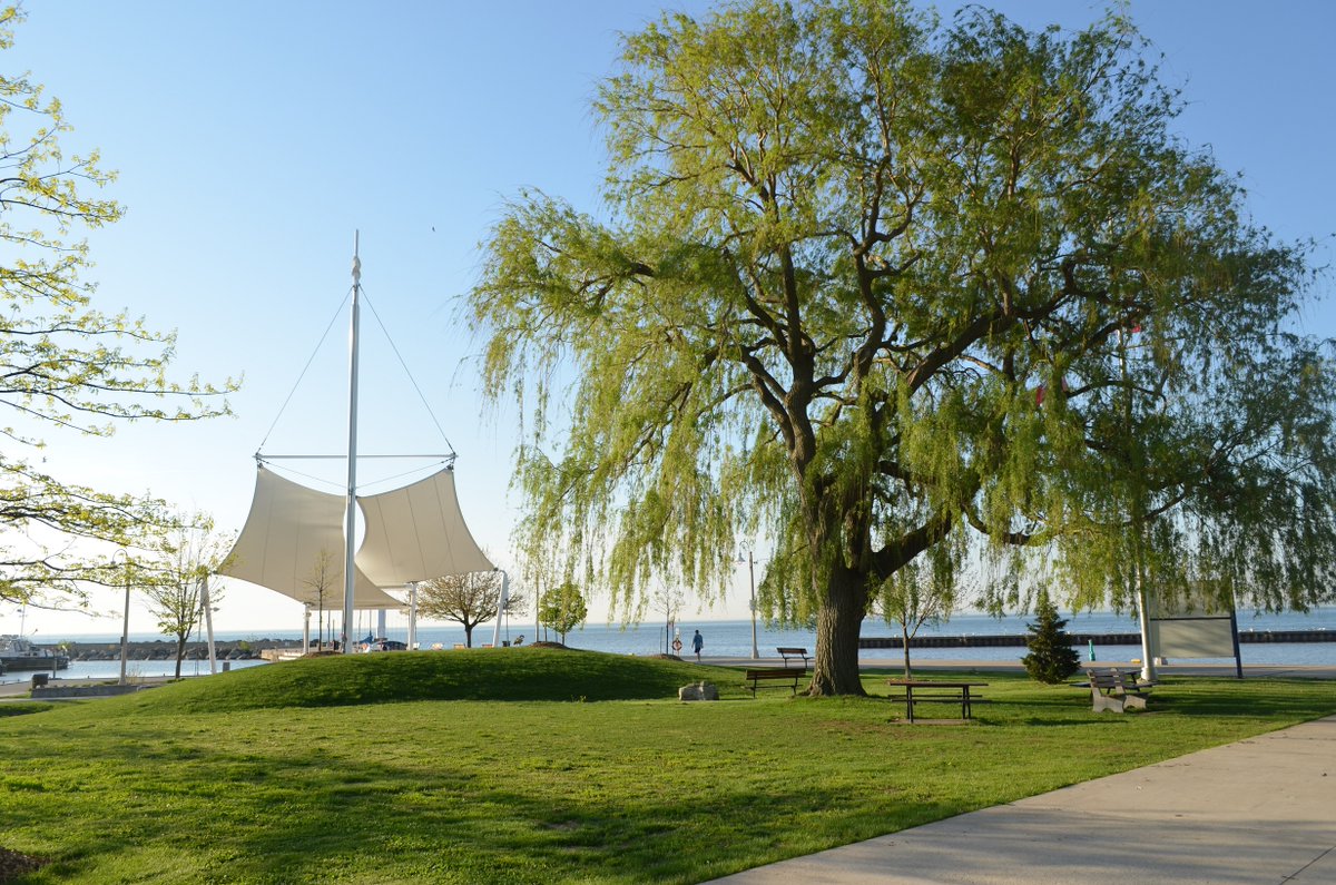 Have you visited our Destination Parks? Get out and explore the beautiful sites in #Oakville! ☀️🌳 Destination Parks: oakville.ca/parks-recreati…