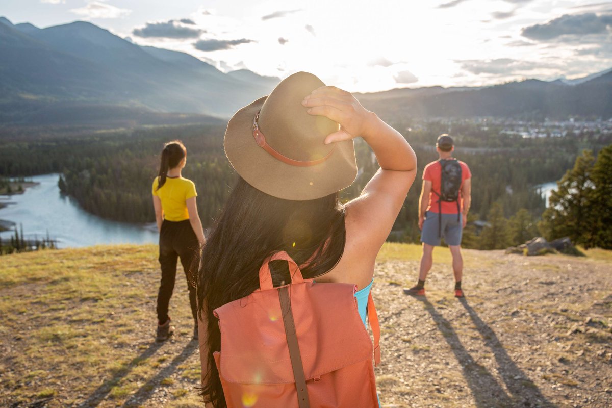 (1/2) 🌲 New to living & working in Jasper? Gear up for YOUR epic summer! Join Parks Canada at the Summer Staff welcome event: 📅 May 21 | 12 am - 5 pm 📍 Commemoration Park, hosted by Jasper Life