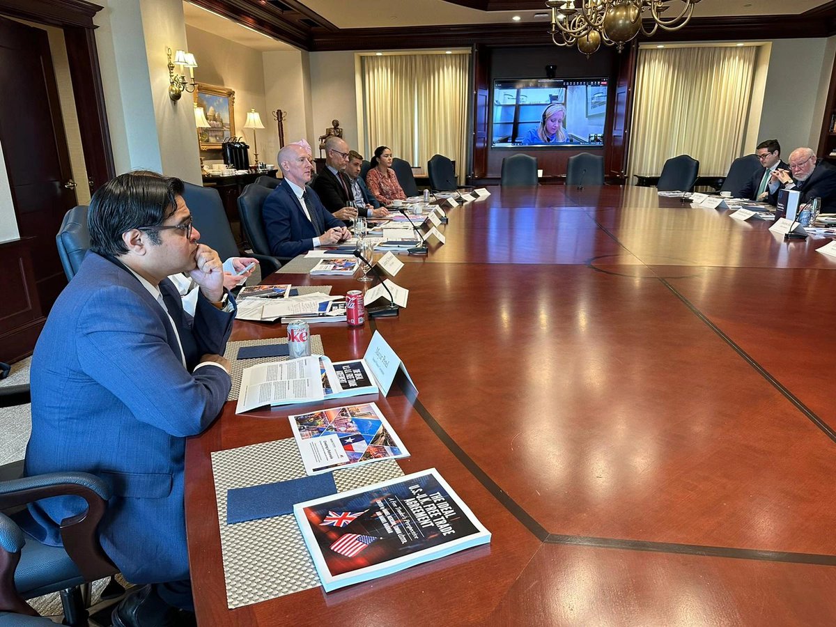 DrewHaleDC's tweet image. It was a pleasure to host @UKLabour MPs of the @UKParliament as well as representatives from the @UKinUSA, @BritAmericanBusiness, @LegatumInst, @CSIS, @congressdotgov, @CATOInstitute and @cityoflondon for a roundtable on a potential UK-US free trade agreement at @Heritage.