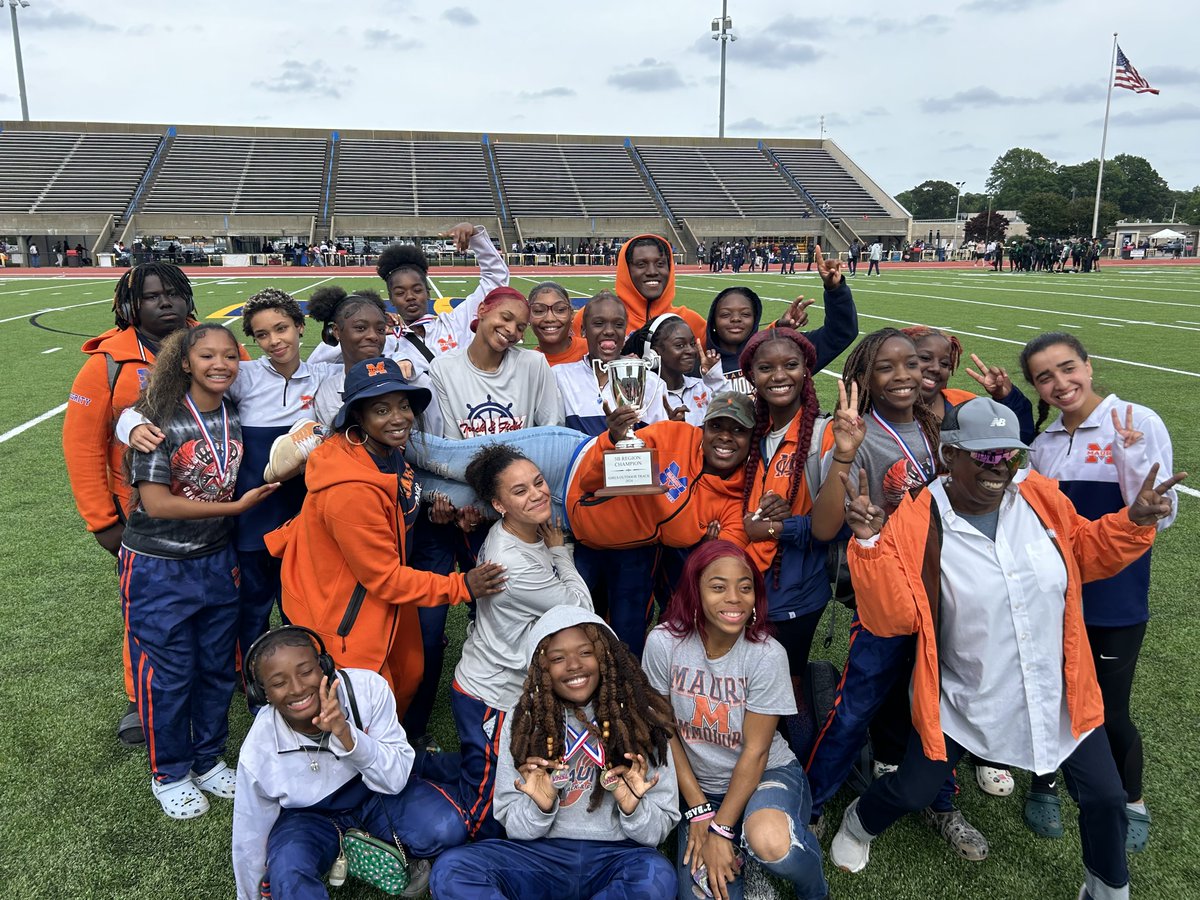 Congratulations to Maury High School's girls track and field team who took home another regional title this past weekend at the 2024 VHSL Class 5 Region B Outdoor Championships!

Way to go Commodores, #5BRegionChamps! 🏆🎉

#NPSProud