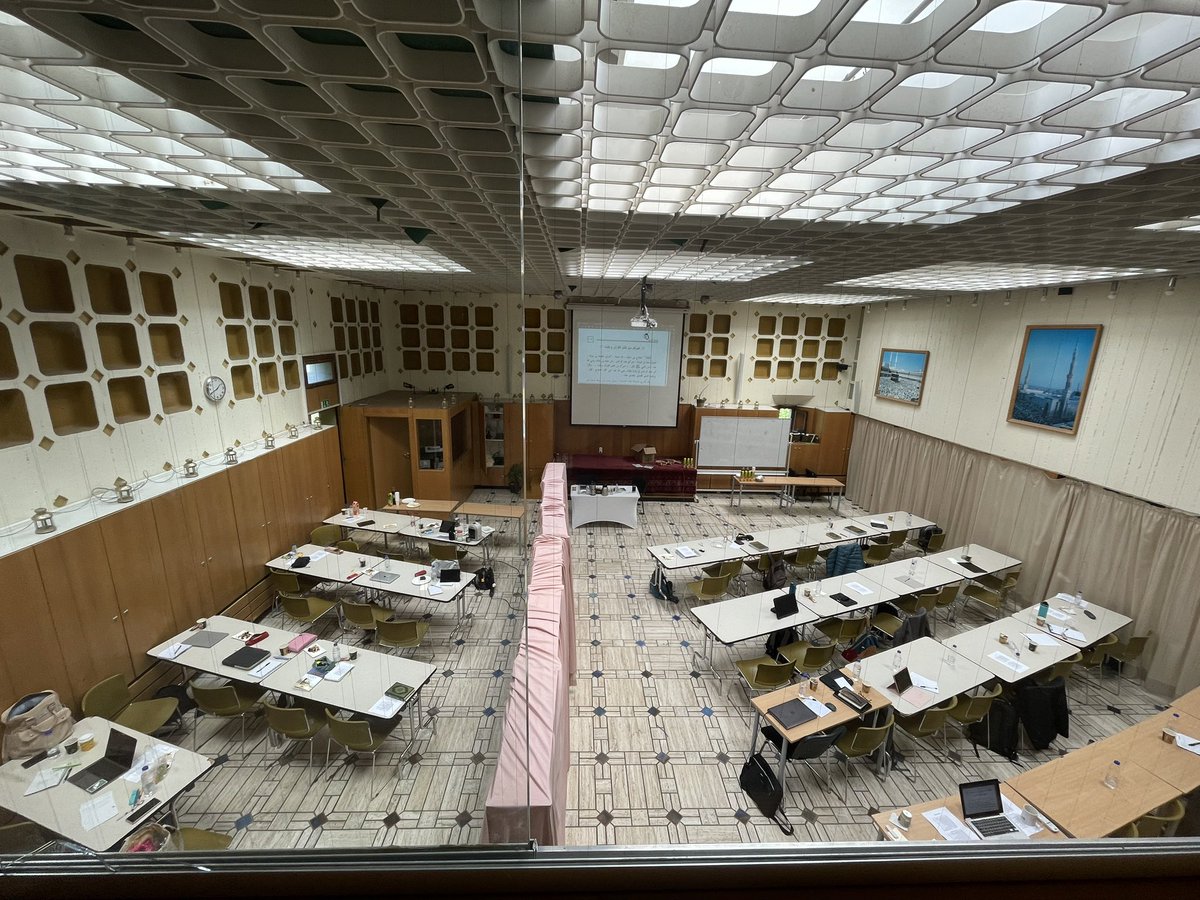 الحمدلله على التّمام، كانت ساعات مباركة مع كتابِ فضائل القرآن للإمام ابن كثيرٍ رحمه الله
اللهمّ لا تجعله آخر عهدنا بمدارسة كتابك
وبارك الله بالشيخ وبالقائمين على الدّورة وبجميع الحضورِ وجزاهم الله عنا كلّ خير.