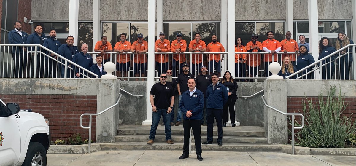 HermosaBchCity's tweet photo. 👷‍♀️ These are the unsung heroes of the Hermosa Beach Public Works department. They are humble and take great pride in their behind the scenes work. Thank you Public Works! #bestlittlebeachcity #publicworksweek2024 #engineering https://t.co/NPN0xr5GWE