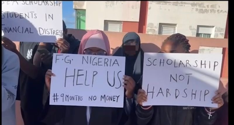 NGscholars_'s tweet photo. Please Help us Get our Cries and pleas Heard by signing the Petition in the link below 👇🏾 

https://t.co/RUyf2LhOJg https://t.co/ovl6BKVavm