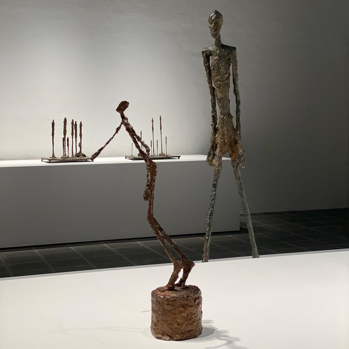 🧳 L’exposition « Alberto Giacometti. What meets the Eye » a fermé ses portes ce dimanche ! L’exposition, co-organisée avec le @smkmuseum, a permis au public danois de découvrir de nombreuses oeuvres de l’artiste suisse.