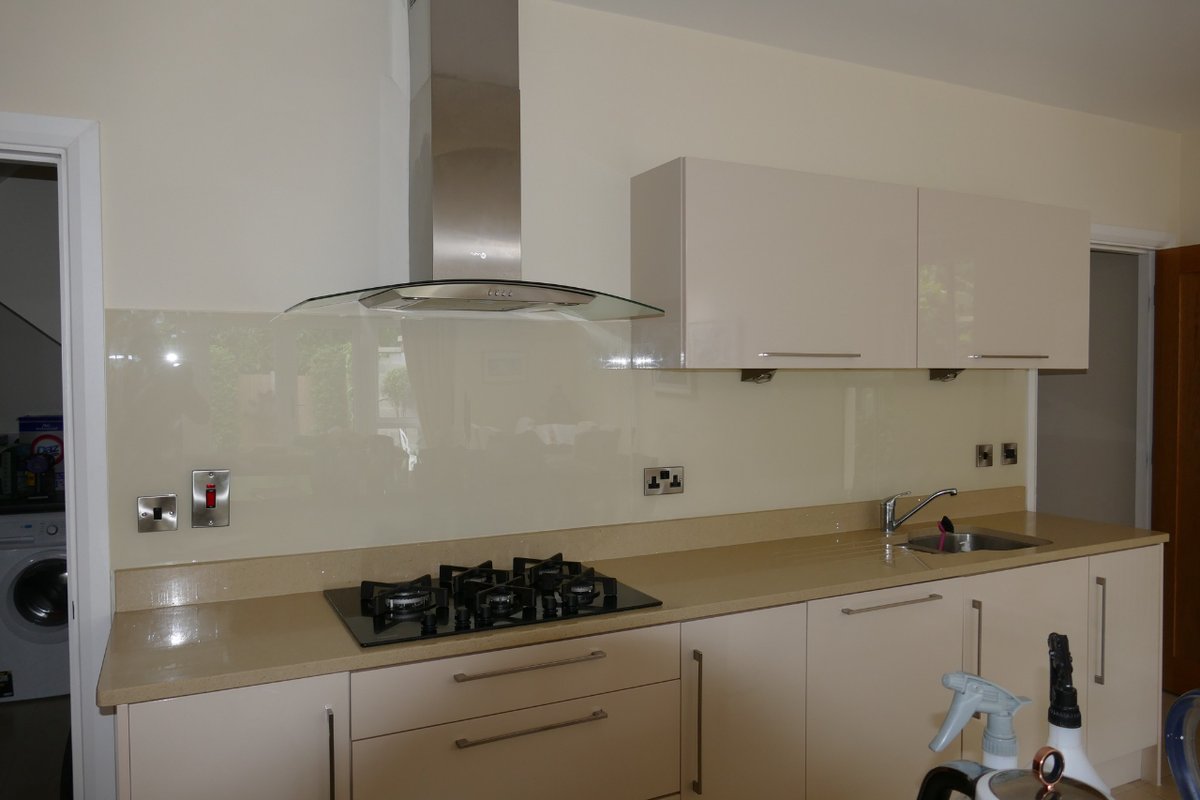 'Adding a touch of elegance to my home with the use of decorative glass and Glass Splashbacks 🌟♥️ Who says functionality can't be beautiful? 
#decorativeglass #glasssplashbacks #homeimprovement #interior #waterford #dungarvan #glass #cork #kilkenny #instagram #like