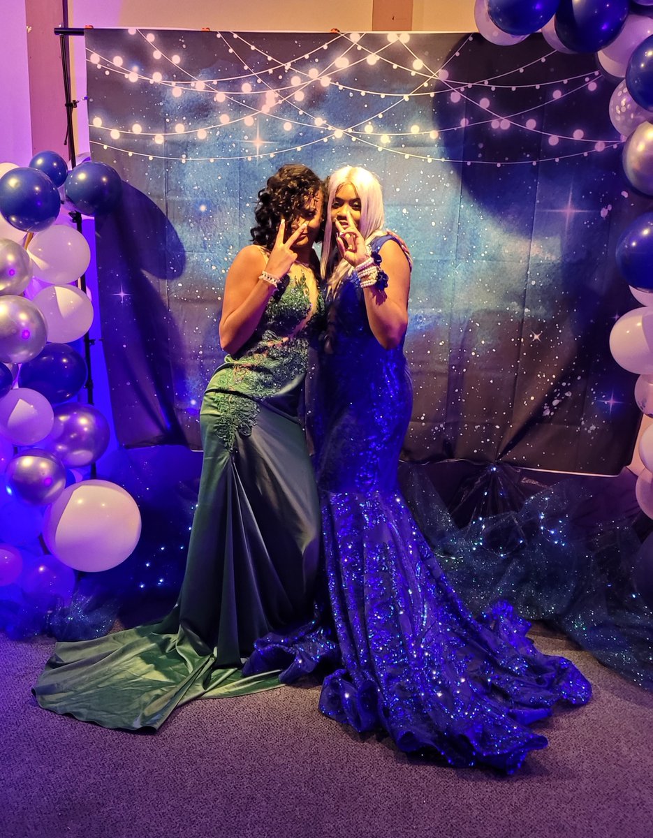 HSACleveland's tweet photo. The "Starry Night" theme shone brightly this weekend as the Class of 2024 danced the night away! Though small in number, the energy was mighty, and the excitement was off the charts.
Thank you, seniors, for making it an unforgettable night under the stars!#SeniorProm #ClassOf2024 https://t.co/3qXkRmfvjF
