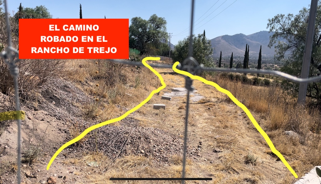 NewsSanmiguel's tweet photo. #COLUMNA🔴➡️ Mauricio Trejo, candidato @PRIGTO a reelección en San Miguel de Allende, no solo “robó” la paz de una comunidad con su #Viñedo, sino el camino #vecinal, bloqueó el paso a pobladores y amenazan a quien se queje
#SanMigueldeAllende
https://t.co/33ISs5OLXy
@IEEG https://t.co/ZlMDXC1cQ0