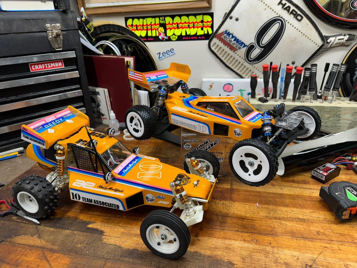 rcmart's tweet photo. Old school meets new school….
Photo Credit: Todd Bourcier  

Get your AE Buggies！
https://t.co/KtOFuyGuvL

#rcMart
#WeAreAE
#RC10CC https://t.co/q5dl2yOCVr
