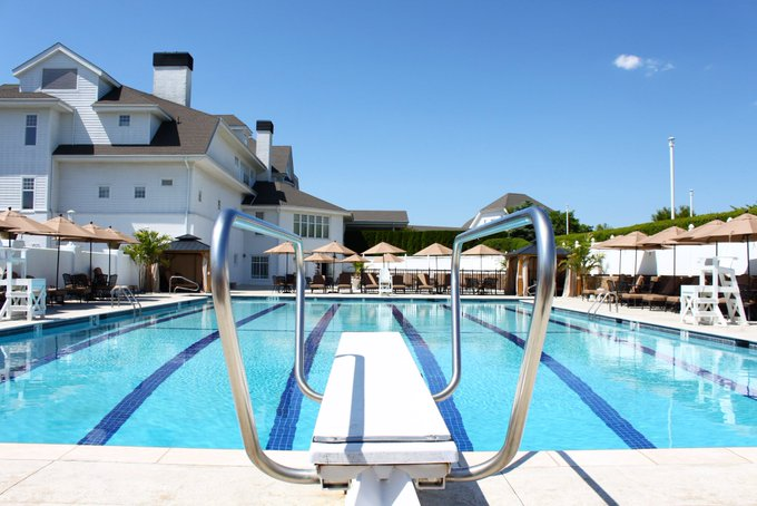 TrumpColtsNeck's tweet image. 5️⃣ more days until the Pool opens for the 2024 Season!   

What will be your first jump off the diving board be?  

#poolopening #poolopeningday #countryclub #countryclublife #trumpgolf #pooldays #memorialdayweekend #memorialdayweekend2024