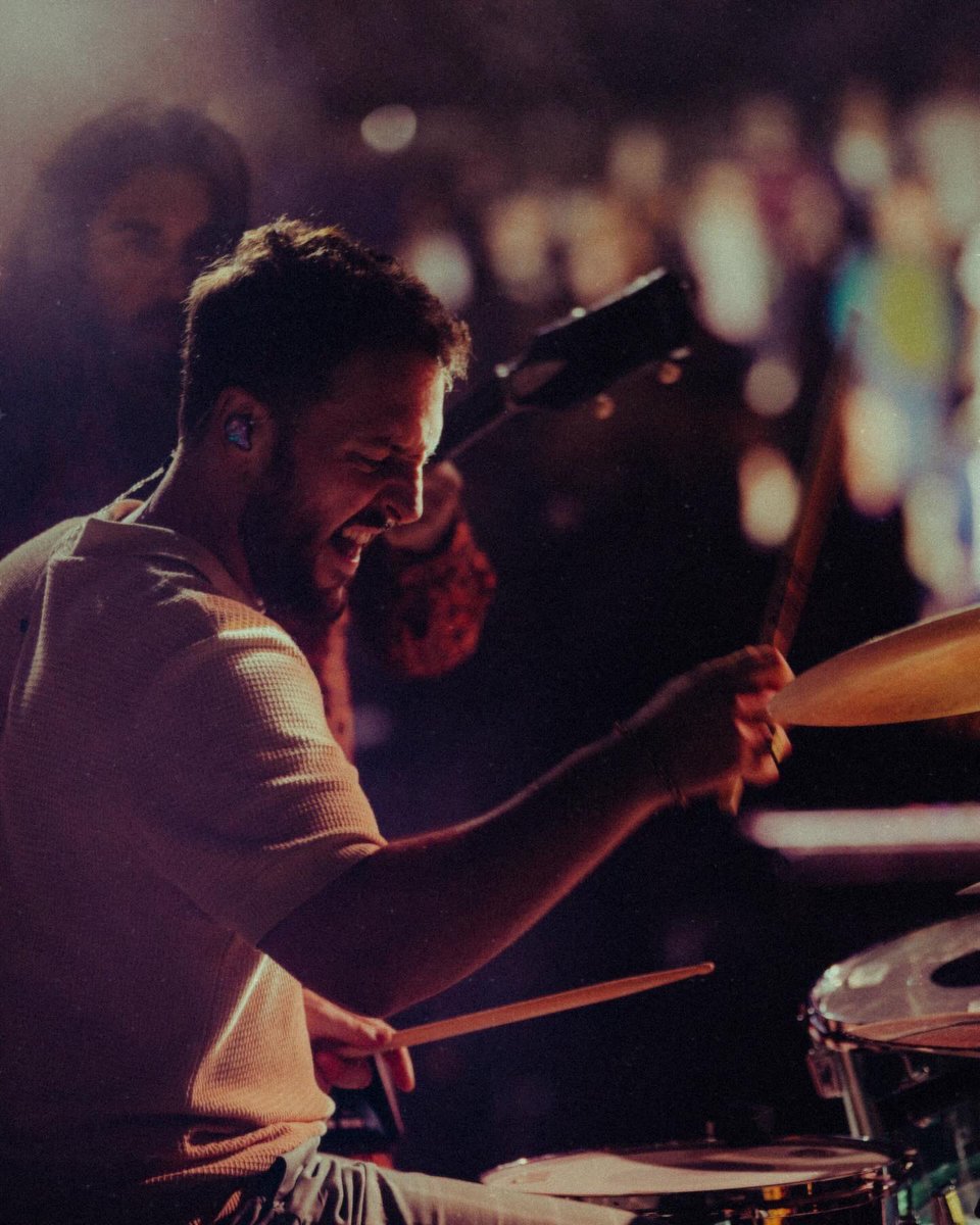 Happiest of birthdays to the eldest giant, Francois: a thoughtful, hilarious and creative soul who keeps us in time and young at heart! 🎉❤️🙌🏼