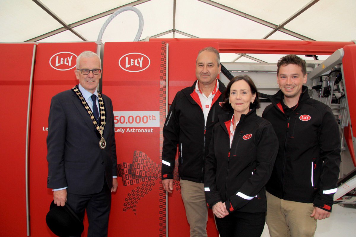 johnhenningmoo's tweet photo. Reflecting on another successful @balmoralshow & pleased as #RUAS President to note record crowds, wall to wall sunshine & a buoyant mood
Lots of action points for #BS25 & thanks to the staff and 100’s of volunteers who help make it all happen #ShowSuccess #BalmoralShow2024 https://t.co/Z5sdEcxQfR