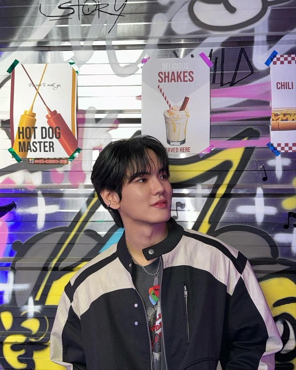 HwanHee_Brasil's tweet photo. [#TRAD | #INSTAGRAM] Atualização do dia 02/05/2024

"[#LEEHWANHEE] Vroom vroom🏍"

 📌https://t.co/JFo0NhN78h

PT-BR: 🐸 • @HwanHee_Brasil https://t.co/QbYsYw0uVk