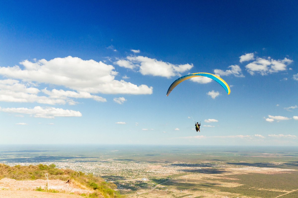 SecTurLaRioja's tweet photo. 📍Volar en parapentes desde el Cerro El Morro https://t.co/IJCUR1gAQY