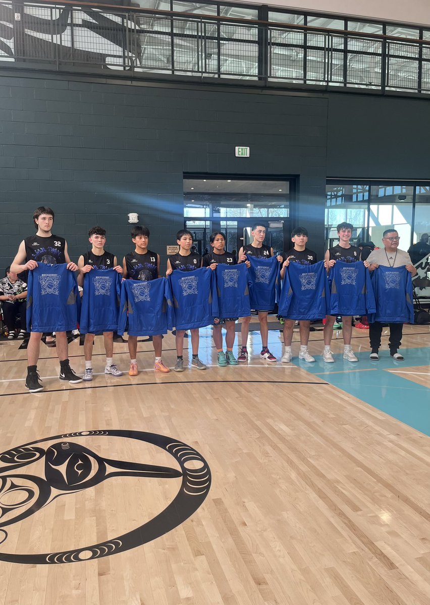 5EliEsquivel's tweet photo. Had a great couple of weeks this spring session playing with great teammates and for some great coaches. @PrepHoopsWA @CoachHopBigBend @WIBCA @TFritz13 @CentralWASelect https://t.co/e4Gt33NTZA