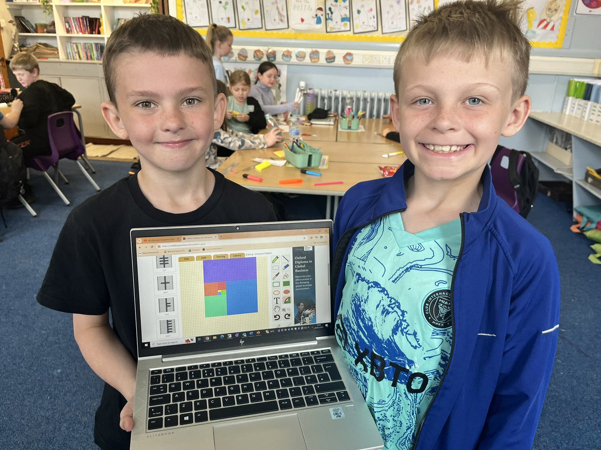 MissORoddick's tweet photo. Primary 5 explored the Fibonacci sequence today and discovered that we have been surrounded by it all this time!🐌🌌🌻  @ThornliePS https://t.co/6EIKXTYyif