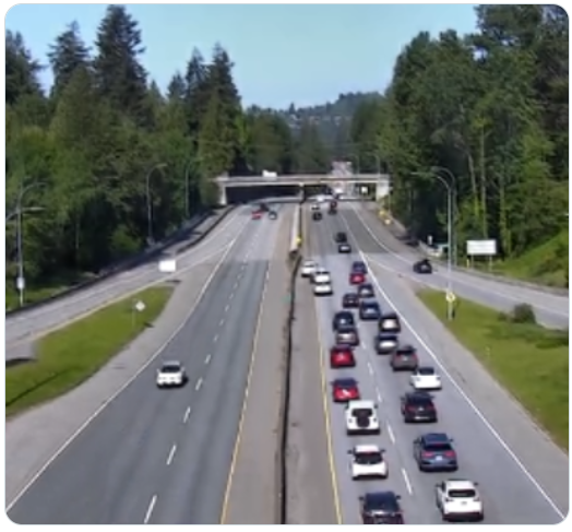 NewsRadioVAN's tweet image. 9:20-#UpperLevels 
Watch for a police incident on #BCHWY1  westbound at Westview Dr. It's blocking the left lane. Delays are developing
#NorthVancouver #WestVancouver 
Photo courtesy of @DriveBC