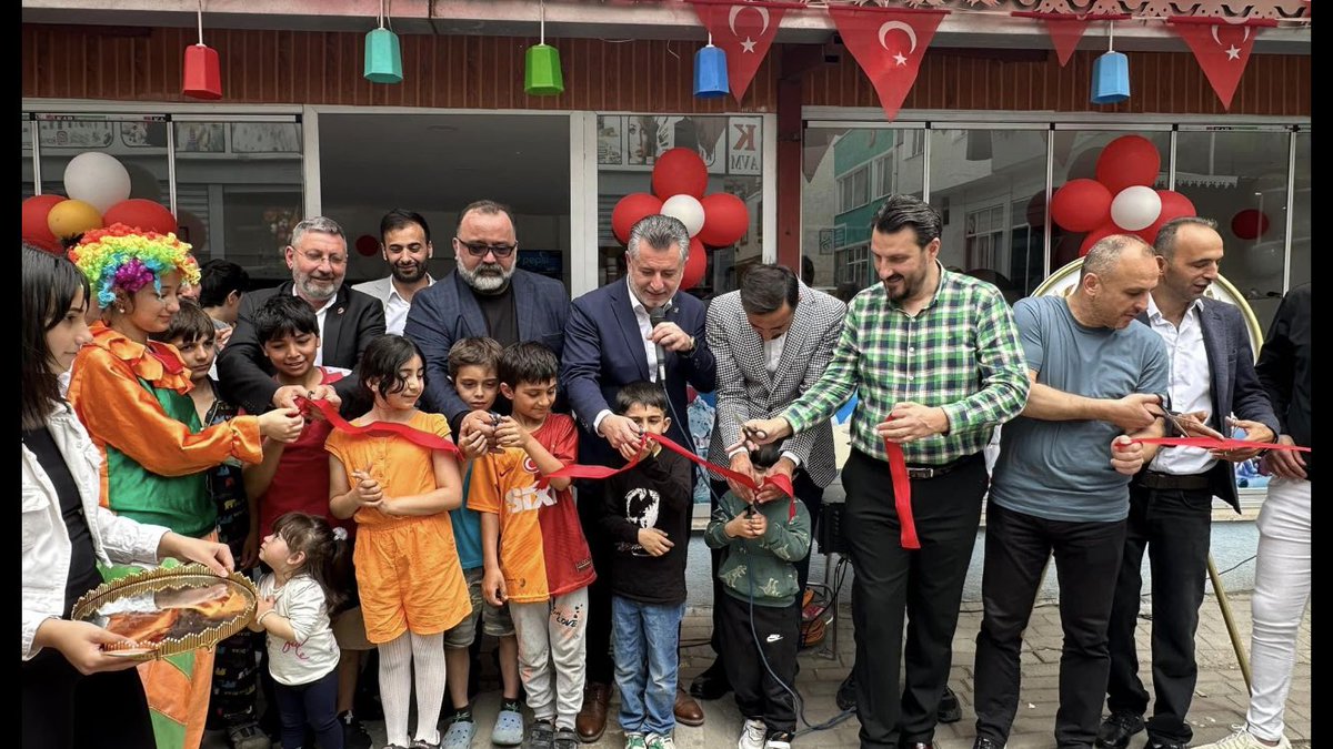 Hacivat Mahallemizde ilkay Yıldırım’işyeri Açılışı Hayırlı Olsun…