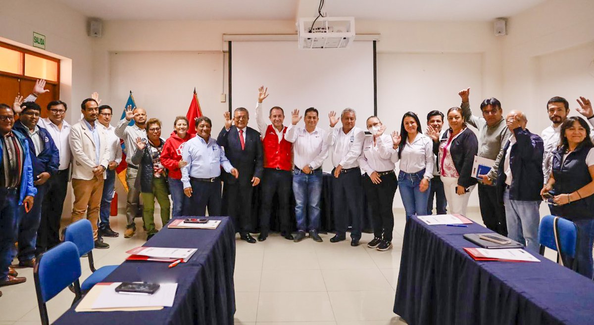 ✅ En una sesión articulada con el @MEF_Peru, el GORE Piura y agentes productores acuícolas, también se evaluó la adecuación normativa para la inocuidad de la actividad pesqueras y acuícolas, y los avances de la implementación del D.U. 022-2023.