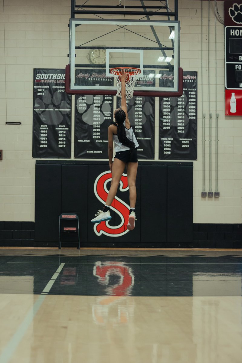 👏🏼 College coaches, check her out. <a href="/ZoeyMcKinney11/">Zoey McKinney</a>