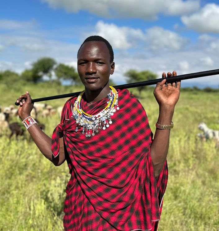 LionRecovery's tweet image. Into the field with @AfricanPplWild in Tanzania🔍
From tracking lions to building protective enclosures &amp;amp; finding lost livestock, their Warriors for Wildlife program is making lion coexistence both possible &amp;amp; sustainable🦁