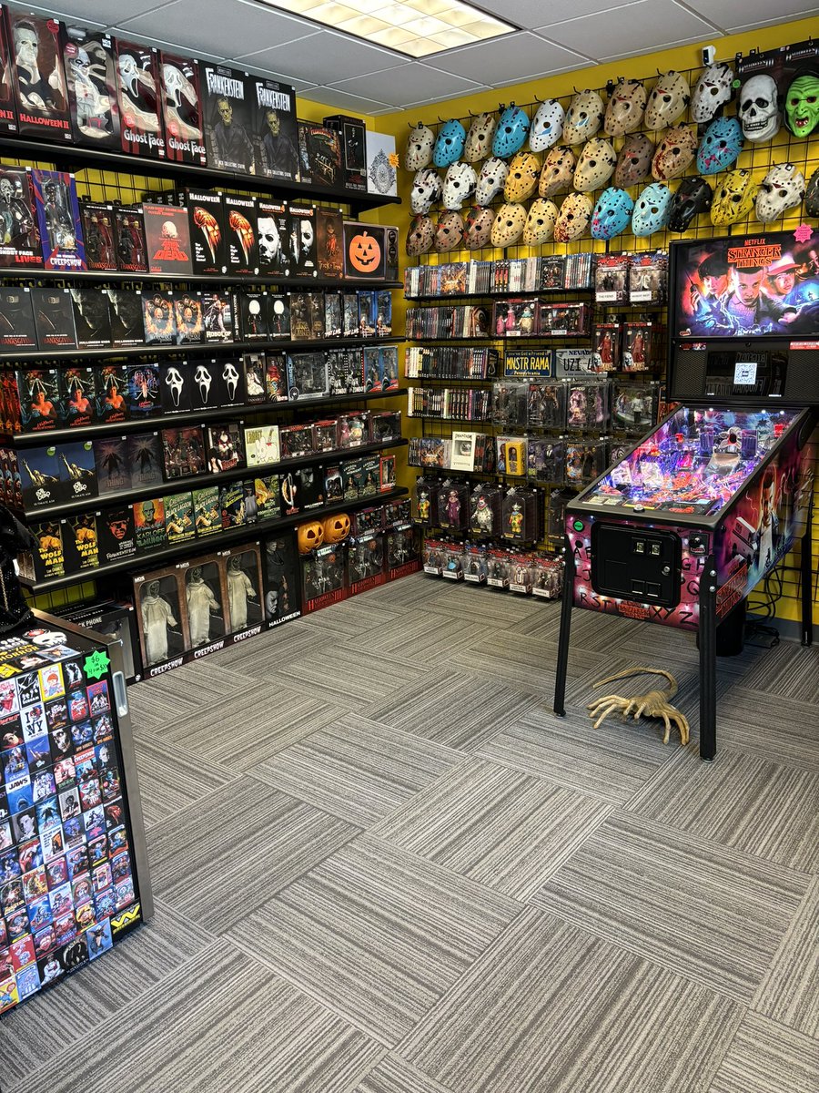 Come visit Pittsburgh’s number one destination for all things horror. 100s of horror masks, 3 giant walls of action figures, pins, patches, magnets, posters, t-shirts, movies, pinball and more! OPEN UNTIL 4PM TODAY