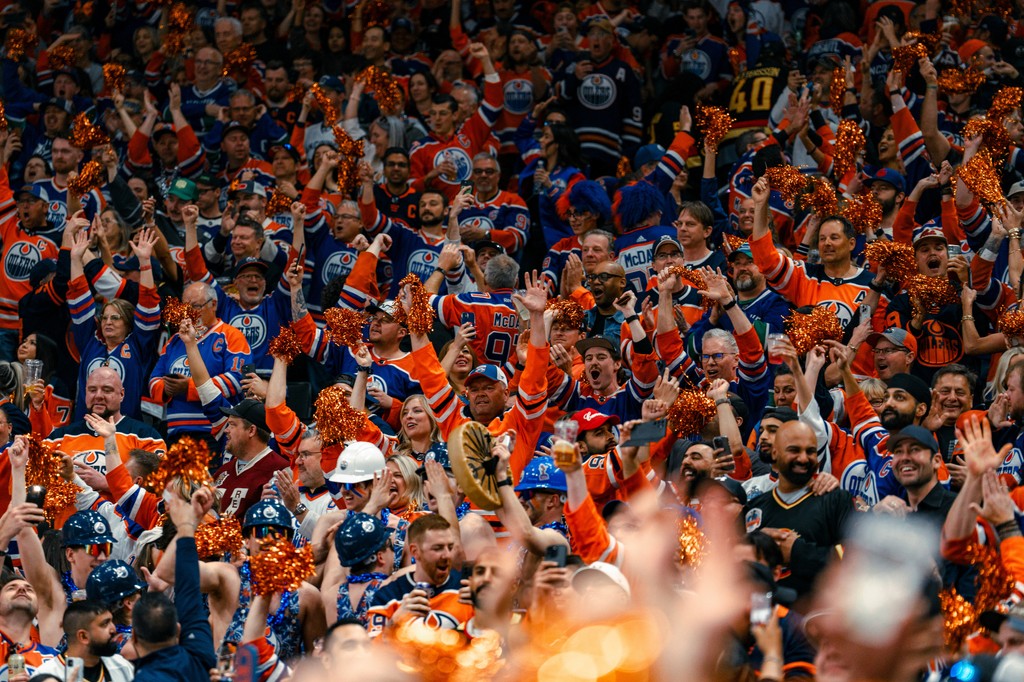 🧡💙 Tonight's @Rogers Road Game Watch Party is SOLD OUT!! We'll see you at #RogersPlace for Game 7️⃣!! If you missed out on tickets, make sure you get down to #IceDistrict and check out one of our outdoor watch parties.