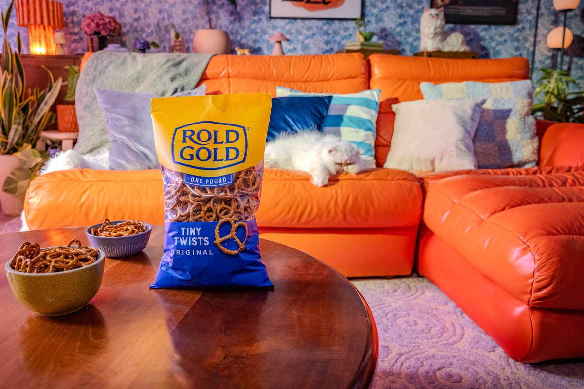 Who are you inviting over to share a bowl of pretzels?