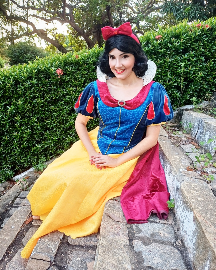 AppleNay_'s tweet photo. Remember, you're the one who can fill the world with sunshine 🍎 #snowwhite #snowwhitecosplay #princesssnowwhite #princesssnowwhitecosplay #disney #disneyprincess #disneyprincesses #princessperformer #disneycosplay #disneyprincesscosplay #cosplay https://t.co/hUbFCwfnXs