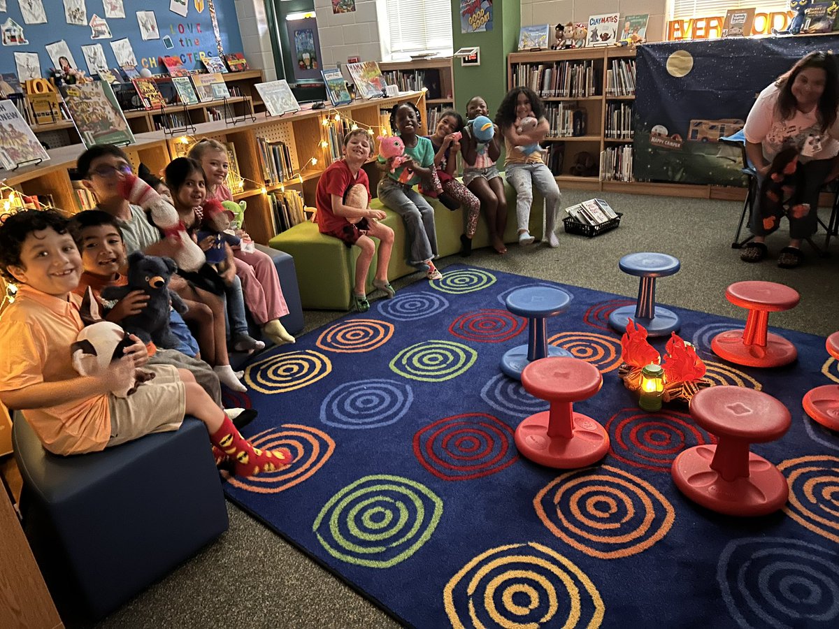 AguilarLearning's tweet image. Camping out with some good books! Thank you @WernliLibrary for setting up Canp Read S’More!!!