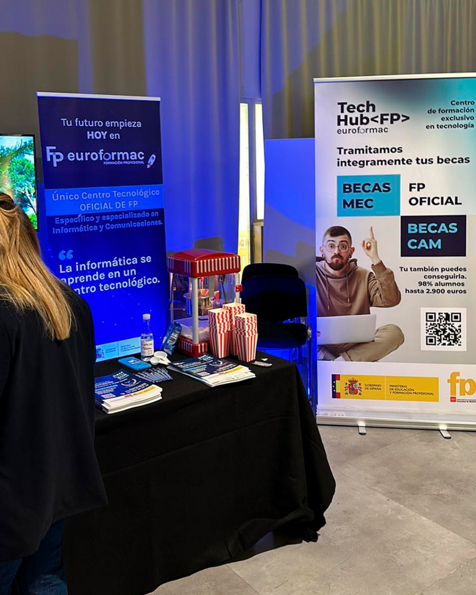fpeuroformac's tweet photo. Estas son algunas fotos de lo que fue este sábado y domingo en la feria de ZONA FP ¡Gracias a todos los futuros techies por acercarse a nuestro stand! 🚀🔥

💻 ¡Nos vemosss en la próxima! 🙌

#informatica #fp #tecnologia #feriaeducativa https://t.co/snJ8sR8XrN