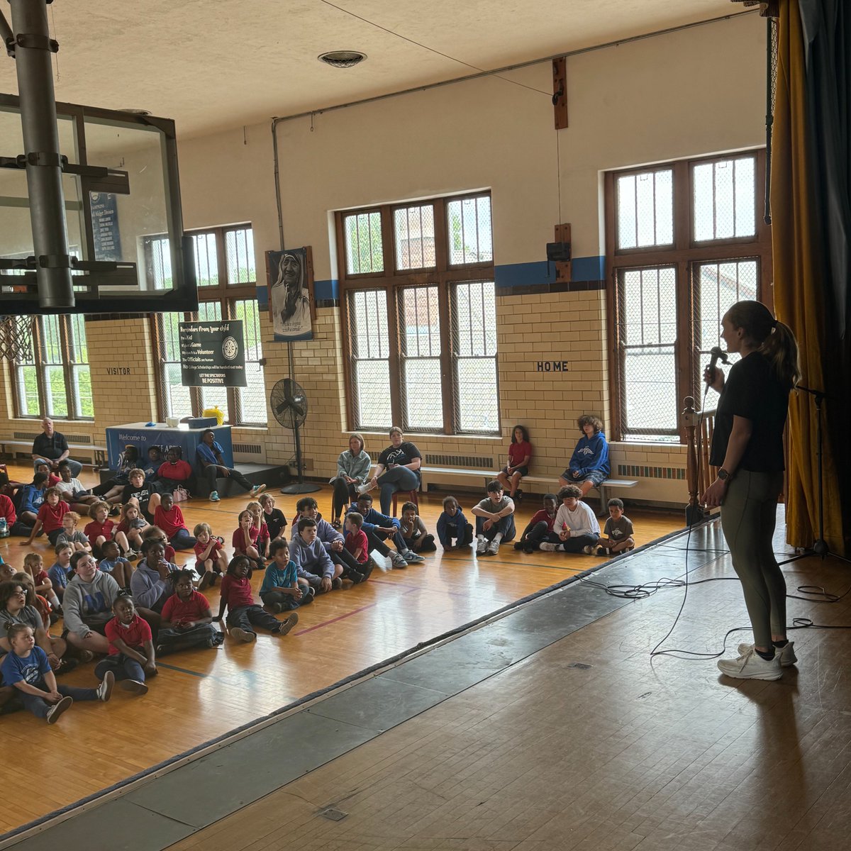 NAZ_Elite's tweet photo. Thanks for a great weekend Ferguson! @PaigeStoner11 spoke to three schools on Friday, won the 10k on Saturday (with 5-month-old Nolan there to see it!), made lots of friends, and got to experience the importance of a neighborhood race like the @FergTwilightRun!!

#RunWithFerguson https://t.co/OVmIbH6eWA