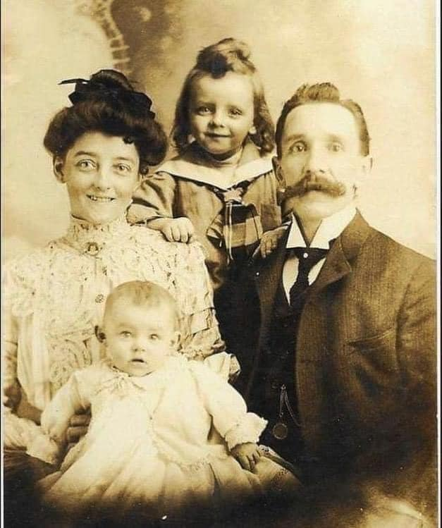Rare photo of a family from the 1890s. 🥰 ' Rare that they are smiling! Love it! ' 💞