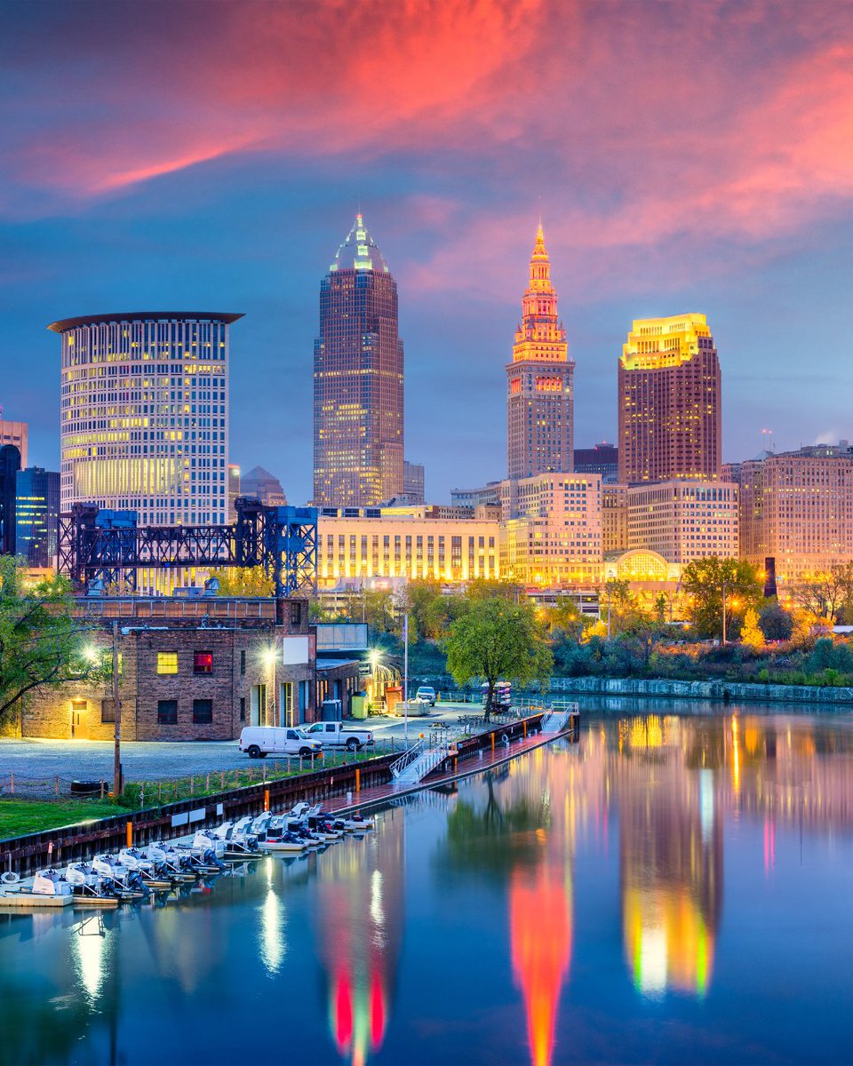 Cleveland love! ❤️ Nothing compares to The Land! What's your favorite thing about Cleveland? Tell us in the comments!! 

#Cleveland #ThisisCLE #DowntownCleveland #ClevelandOhio #Clevelandviews #TheLand