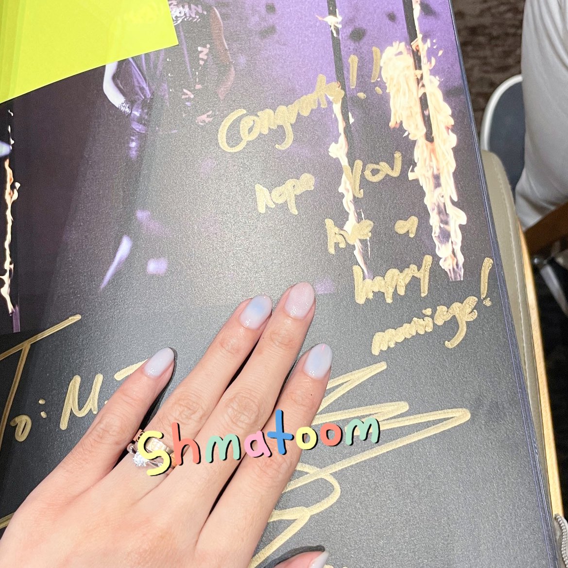 shmatoom's tweet photo. ถามน้องม้าคว่าถ้าต้องเลือกเพลงมาเปิดในงานแต่ง *your wedding* หนึ่งเพลงจะเลือกเพลงอะไร ม้าคก็คิดนิดนึงละบอกว่า ‘What about LIKE WE JUST MET’ เลยบอกว่าเคๆ งั้นขอเอามาใช้บ้างนะ จบที่น้องม้าคถาม 3 รอบว่าแต่งจริงหรอออ for real ฮืออออ เขินอ่า
#ShopeexNCTDREAM_FansignandEvent https://t.co/olXcSa0p60