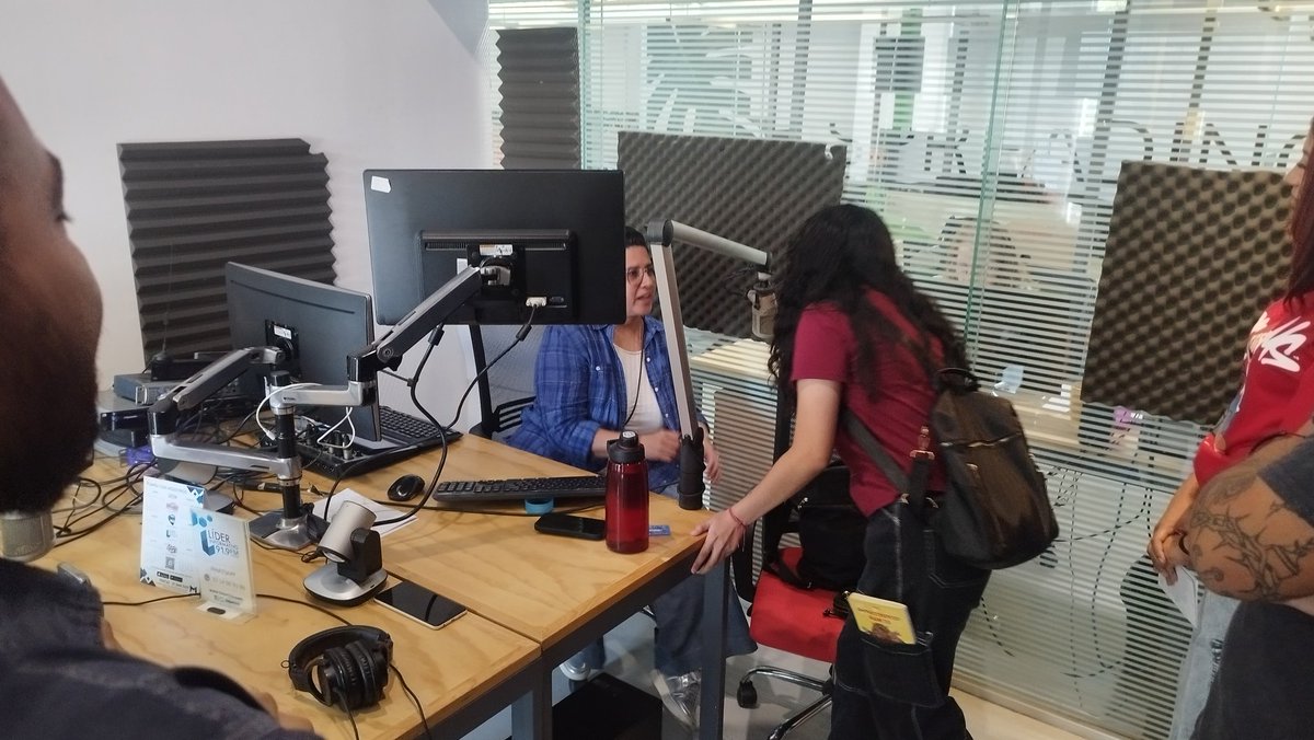 jcrtoral's tweet photo. Uno siempre vuelve a donde fue feliz.
Muchas gracias @GaboLoz @yolaplatica @Yobego @lider919 @RockSoul919 @Magia899 @Romance995FM @publicomunicar https://t.co/V75w8TWk8u