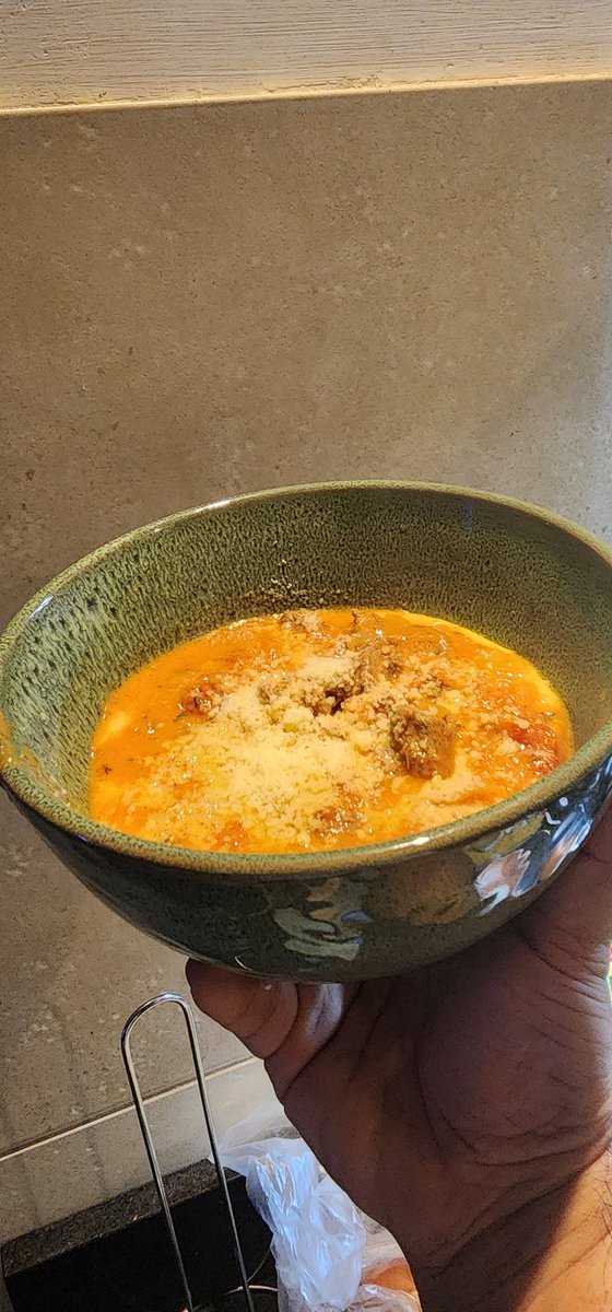 capochatv's tweet image. Juntada .. @AleCastelo1 el cocinero 
Cc
@rubenvivero @walleTV #Peter #maty