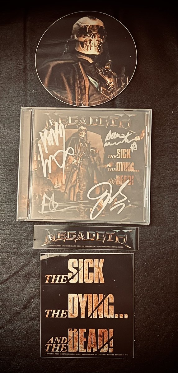 Cheers to @808CWC for sending me this autographed CD and making my lunchtime music choice easy! Much appreciated dude and it will always be treasured in my collection! ⛓️⛓️⛓️⛓️⛓️ 🔈🎶🤘😎🤘 💀💀💀💀💀 #NowPlaying #Megadeth #TheSickTheDyingAndTheDead #PhysicalMusic