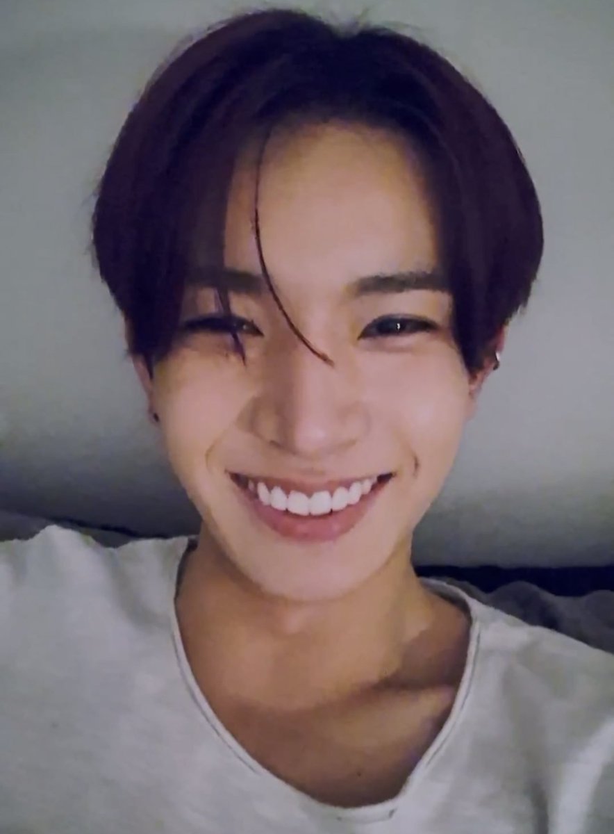 EN7ernally's tweet photo. such a beautiful smile i melted 🫠 https://t.co/SWKA1oAAEw