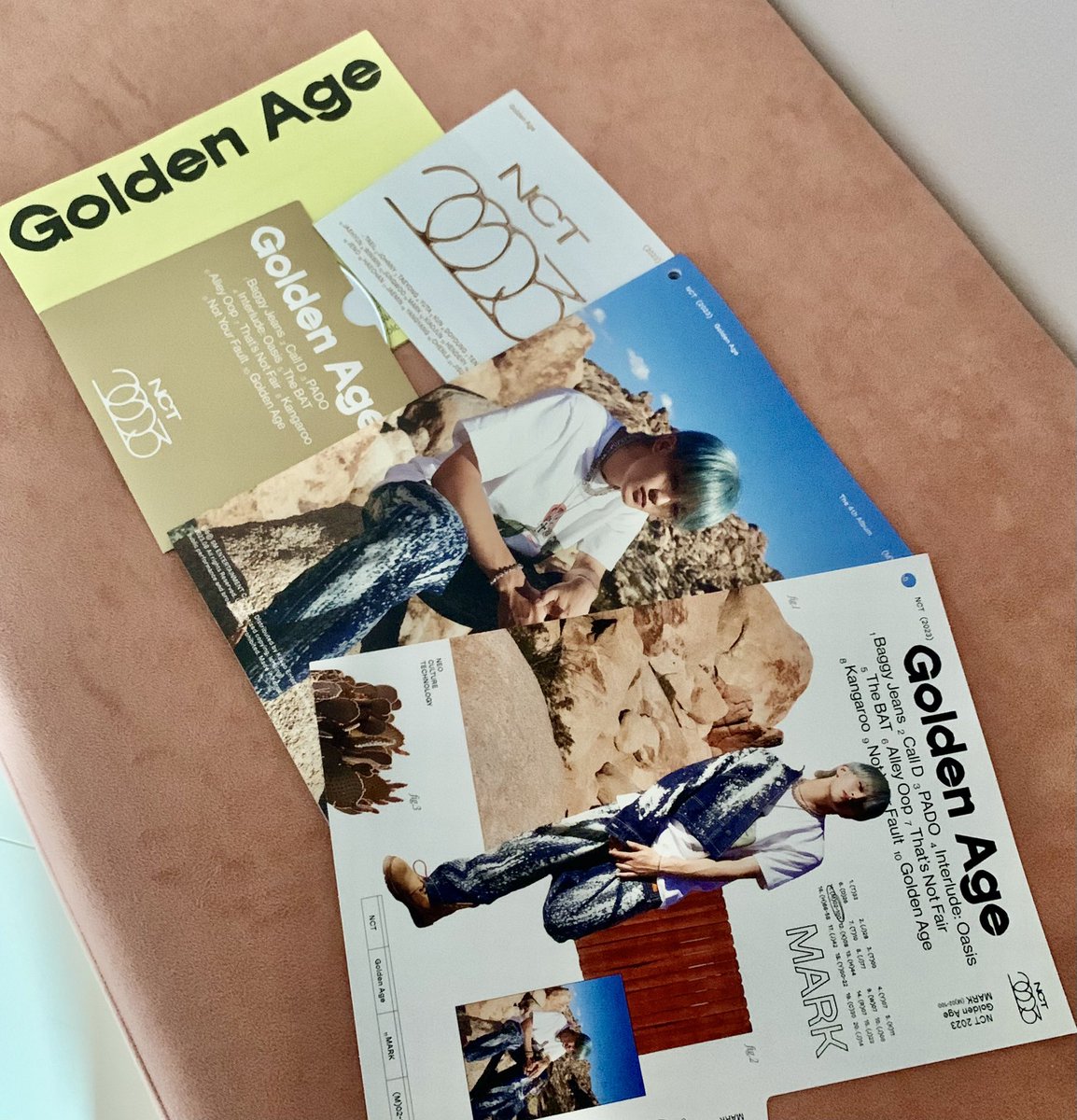 feedback postivo para a <a href="/020899lelet/">Lelet 🐯</a> que me enviou esse photobook lindo do mark, chegou tudo em segurança e a compra foi super tranquila, obrigada❤️💞