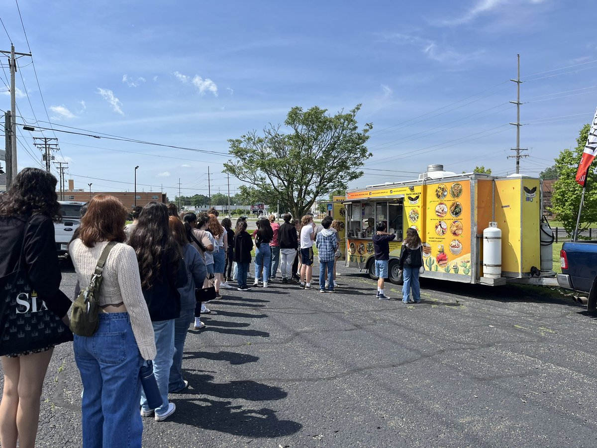 It’s been a great workshop day so far for our amazing Spanish 4HL students. Thanks to <a href="/LaCasaDeAmistad/">La Casa de Amistad</a> for allowing us to use their space. Thanks to Sean O’Brien and John Pinter for talking with our students.