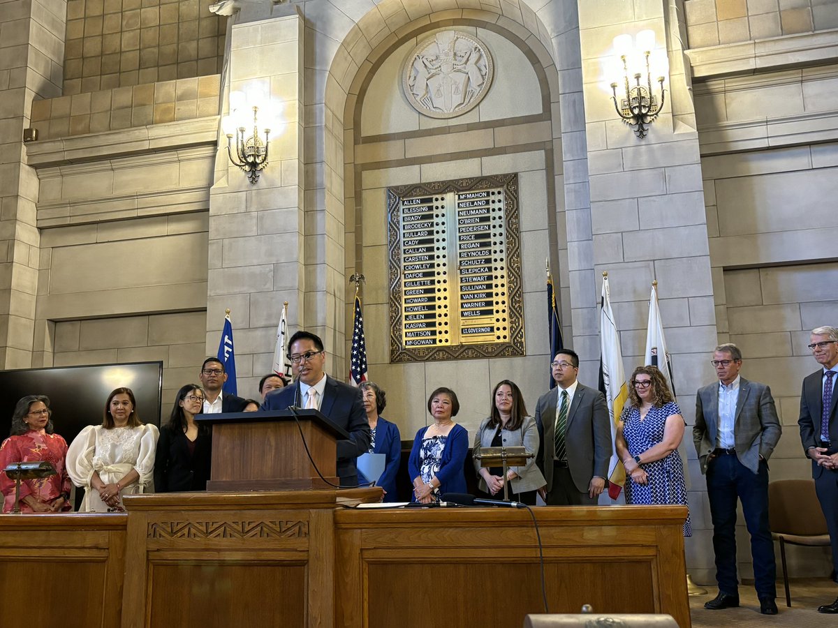 Proud to see Governor Pillen sign Senator Sander’s bill to create a Nebraska #AAPI Commission alongside so many community leaders and allies across industries. #AAPIHeritageMonth is a time to celebrate the impact of Asian American Pacific Islanders on every county in Nebraska!